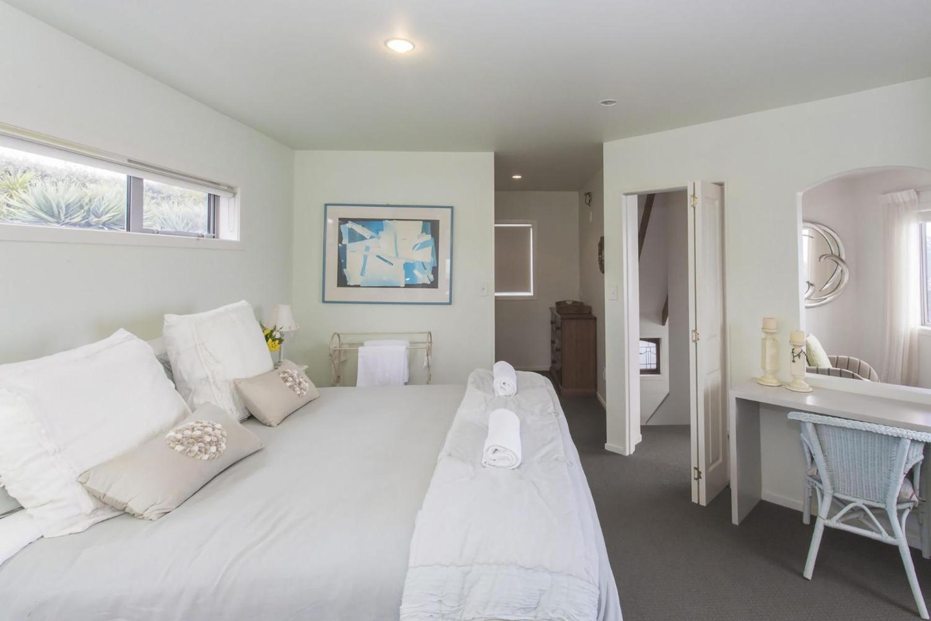 Chester Cottage Beachfront Oakura Exterior foto